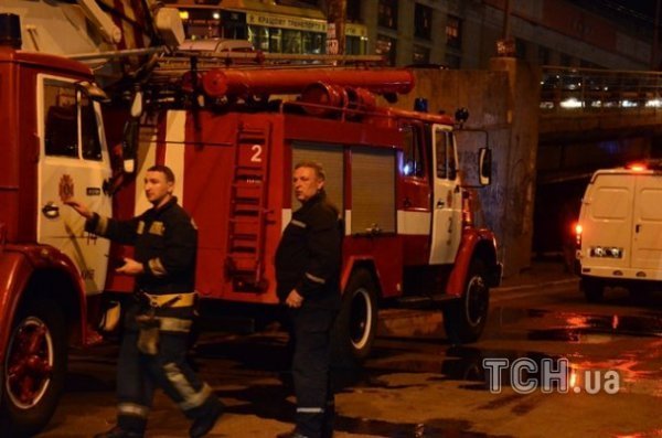 У Києві кілька годин гасили пожежу в 25-поверіхці. ФОТО. ВІДЕО