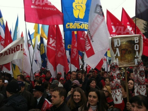 «Вставай, Україно!» в Рівному. ФОТО