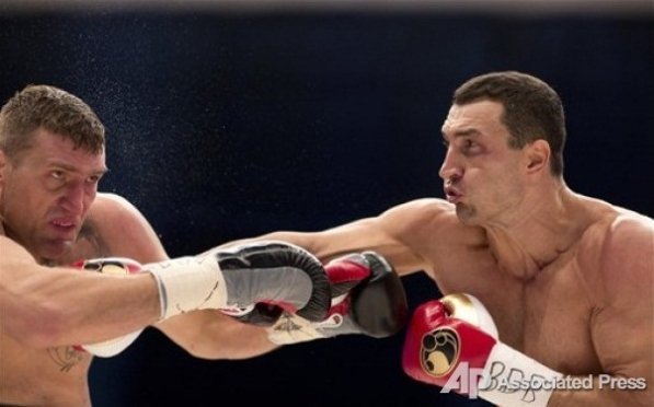 Як Кличко побив поляка. ВІДЕО. ФОТО