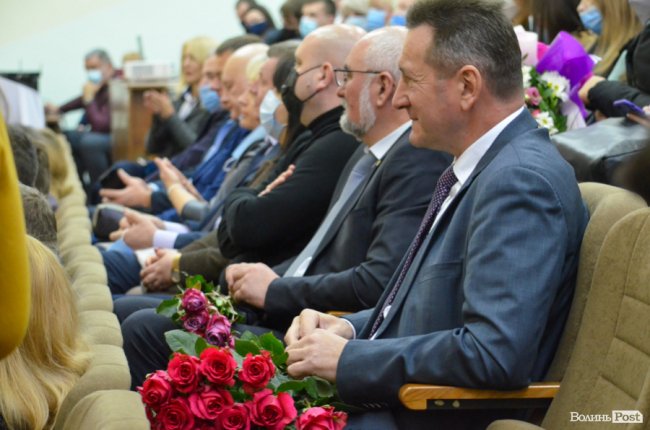 Знані гості і оберемки квітів: Ірину Вахович представили на посаді ректора ЛНТУ. ФОТО