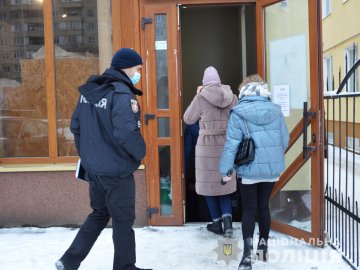 На Волині на дотримання протиепідемічних обмежень перевірили магазини та кафе. ФОТО