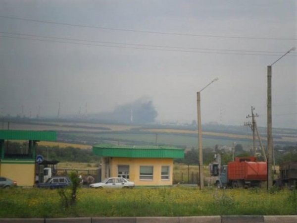 На Луганщині горить нафтопереробний завод. ФОТО. ВІДЕО