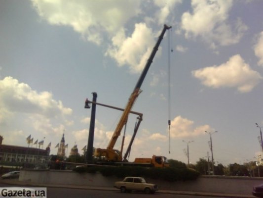 У Харкові знесли пам'ятник Незалежності України