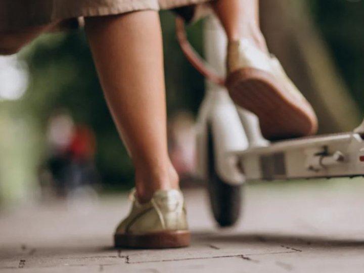 П’яна їзда вночі на самокаті коштувала лучанці 17 тисяч гривень