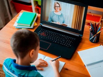 У Луцьку деякі школи на один день переходять на «дистанційку»