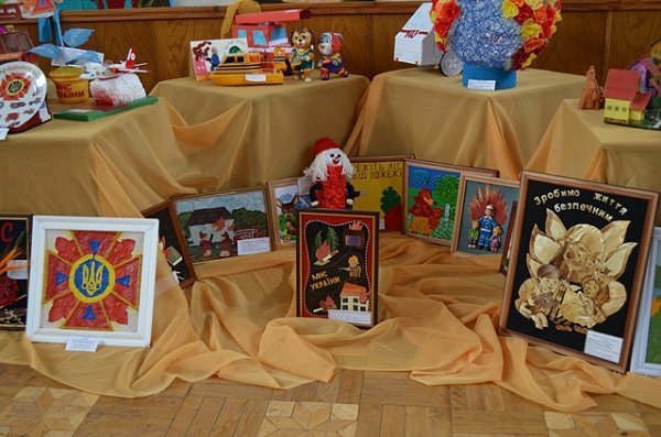 Діти показали, як бачать рятувальників. ФОТО