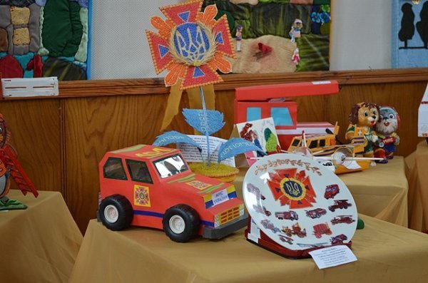 Діти показали, як бачать рятувальників. ФОТО