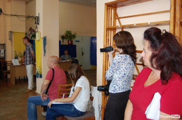 Вибори у Луцьку йдуть «повним ходом». ФОТО 