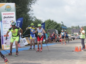 На Волині відбулися незвичні змагання на лижеролерах. ФОТО
