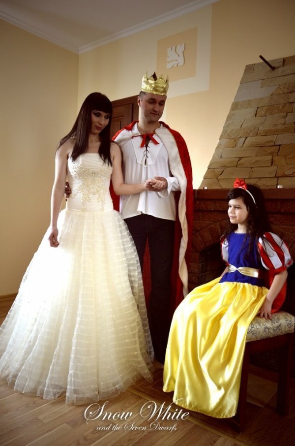 Тематична фотосесія «Білосніжка і сім гномів» для журналу «Ваше весілля» 