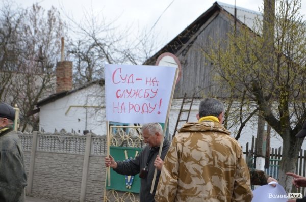 На Волині суддя-хабарник залишився на посаді