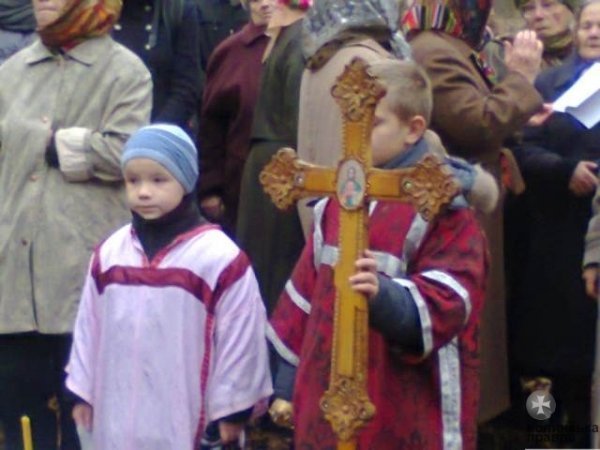 Під Луцьком молилися на місці повстанської криївки. ФОТО