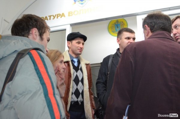 Як «репресовані» луцькі євромайданівці ходили в прокуратуру. ФОТО. ВІДЕО