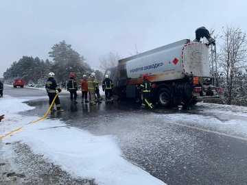На Рівненщині посеред траси горів бензовоз із 20-ма тоннами пального. ВІДЕО