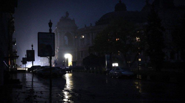 Волинські рятувальники повезли на Одещину силові електростанції