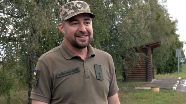 «Не можу з них брати гроші»: водій маршрутки з Волині безкоштовно возить військових. ВІДЕО