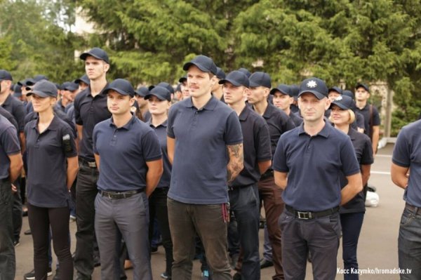 Поліцейська академія: у Києві випустили перших патрульних. ФОТО