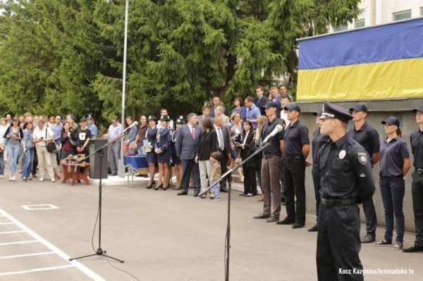 Поліцейська академія: у Києві випустили перших патрульних. ФОТО