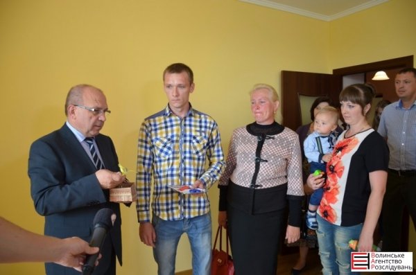 У Луцьку учаснику АТО вручили ключі від квартири у новобудові. ФОТО