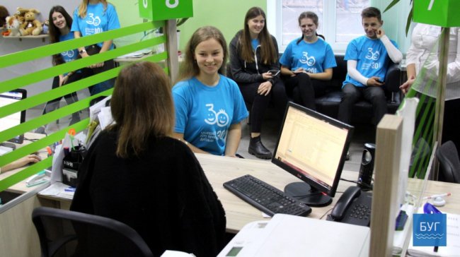 У Володимирі діти на один день зайняли місця депутатів. ФОТО