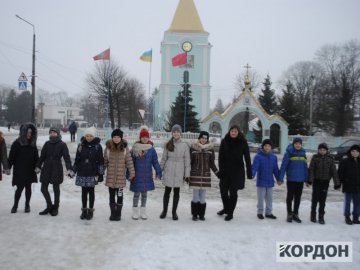 Дітлахи на Волині створили Ланцюг єднання