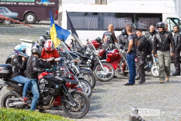 Понад півсотні байкерів з Волині та закордону проїхалися Луцьком. ФОТО