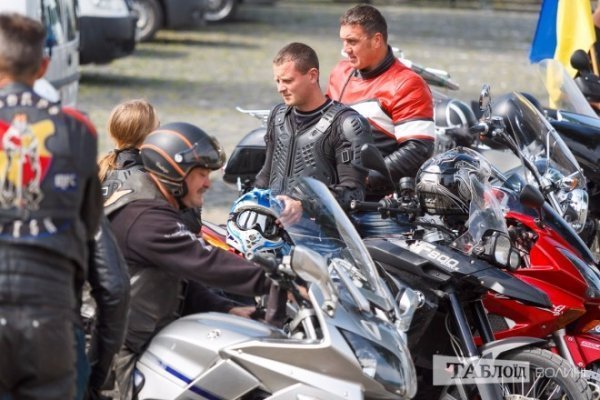 Понад півсотні байкерів з Волині та закордону проїхалися Луцьком. ФОТО