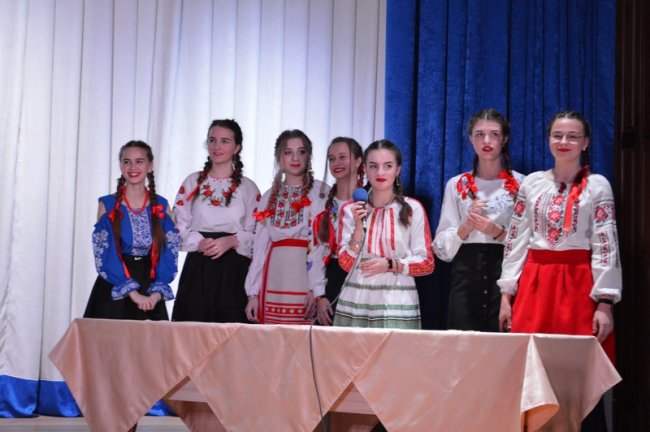 У Ковелі відбувся конкурс для дівчат у форматі гри «Хто зверху?». ФОТО