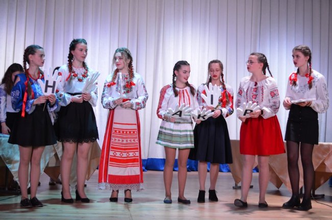 У Ковелі відбувся конкурс для дівчат у форматі гри «Хто зверху?». ФОТО