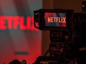  Netflix призупинив роботу в Росії 