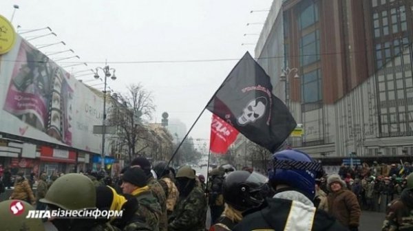 Як тітушки ходили розбирати майданівські барикади. ФОТО