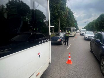 У Луцьку – подвійна аварія за участю маршрутки. ФОТО