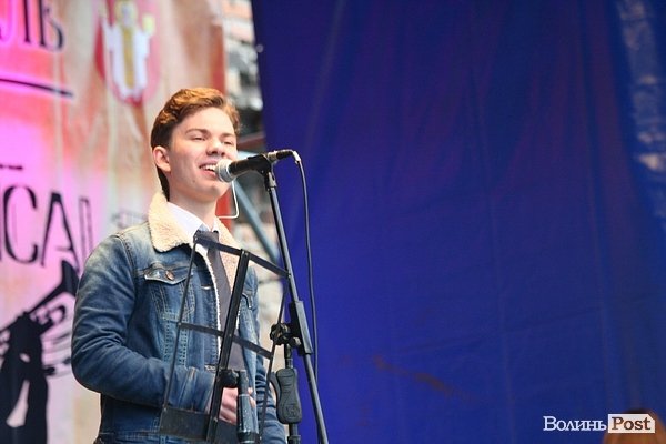 У Луцьку дощ відлякав відвідувачів джаз-фесту. ФОТО