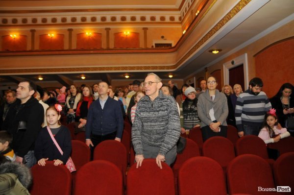 Різдвяний концерт у Луцьку: вальс, вірш і віншування