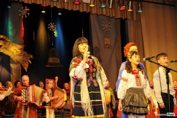 Різдвяний концерт у Луцьку: вальс, вірш і віншування