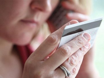 Розпитував все про картку: лучанку намагався «розвести» клієнт із OLX