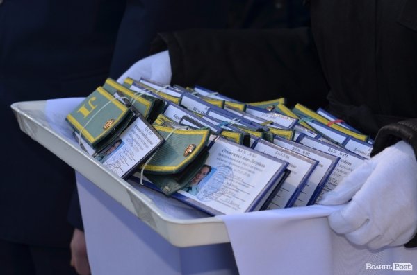 Сотні ліцеїстів склали присягу на головній площі Луцька. ФОТО