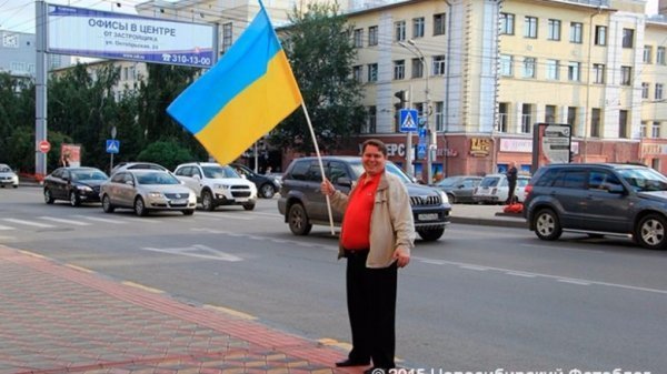 Росіяни провели агітаційні акції з українськими прапорами. ФОТО