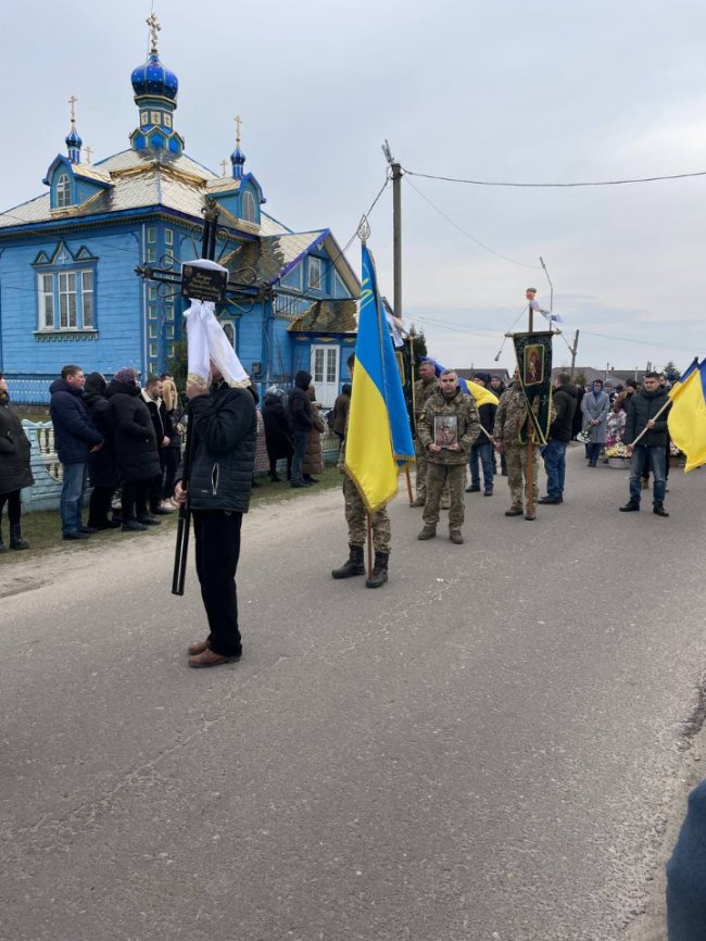 Сотні волинян провели в останню путь Героя Богдана Богуша