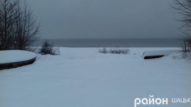 Неймовірні фото засніженого Шацького поозер'я