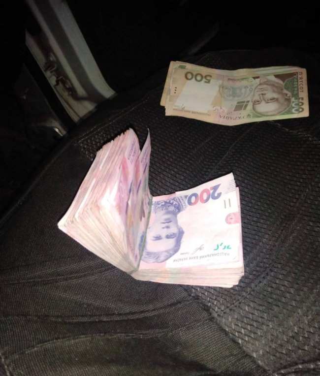 Мав при собі наркотики: 34-річний лучанин хотів відкупитися від поліцейських за 33 тисячі гривень