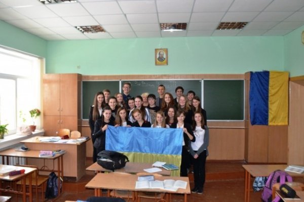 У луцькій школі учні влаштували «Євромайдан в класі». ФОТО