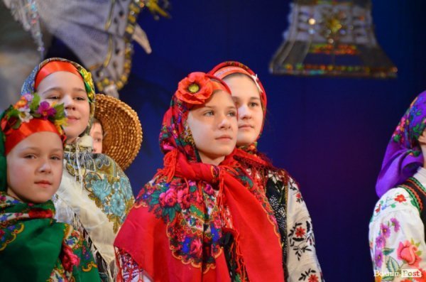 Віншування, янголи і різдвяне тепло: у Луцьку колядував фестиваль вертепів