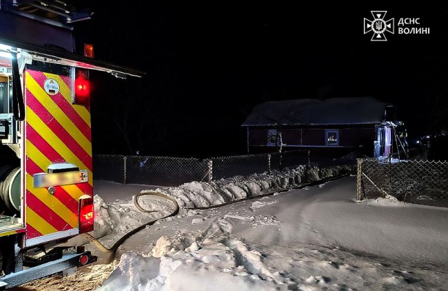 На Волині горіли три житлові будинки, дві господарські споруди та садовий дім