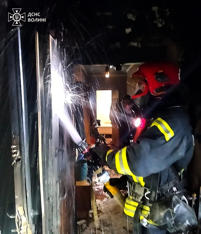 На Волині горіли три житлові будинки, дві господарські споруди та садовий дім