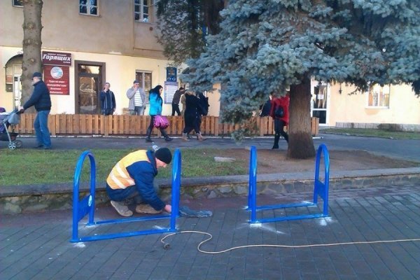 У Луцьку велосипедисти зможуть «припаркуватися» біля юнацької бібліотеки  