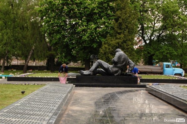 Меморіал в Луцьку оновили до Дня Перемоги