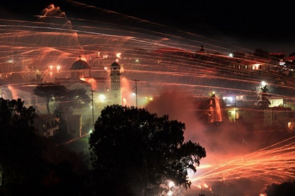 Ракетна війна на святкуванні Пасхи. ФОТО