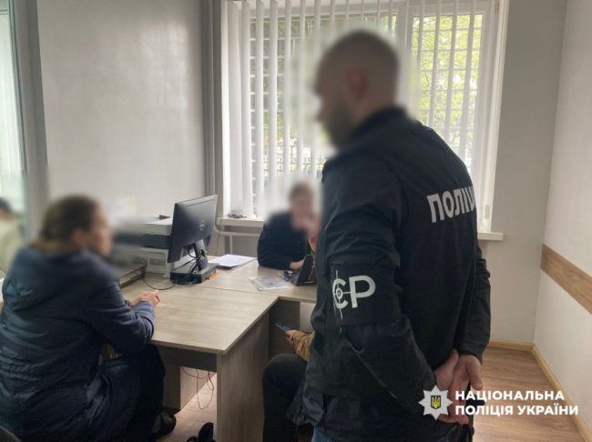 Фіктивні вчителі й «бронювання»: у Луцьку в одному з ліцеїв викрили злочинну схему