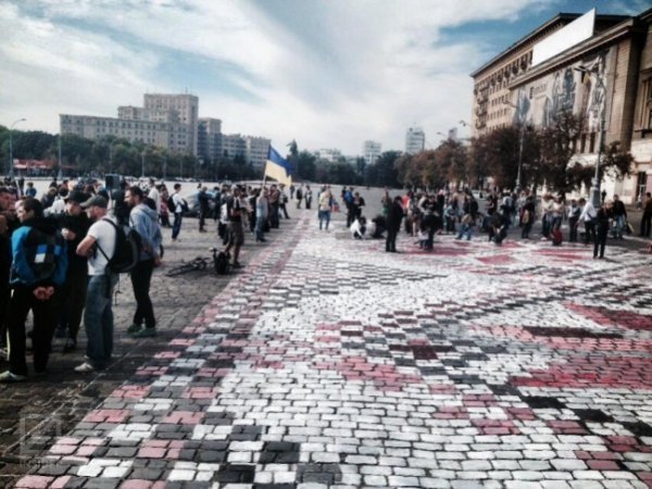 У Харкові намалювали найбільшу вишиванку. ФОТО
